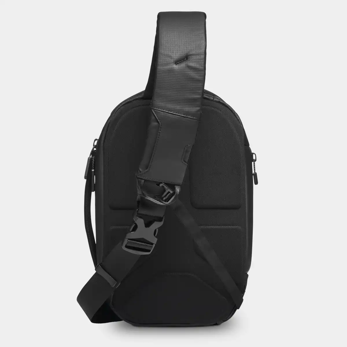Alternative view of Navigator RS Sling 6L