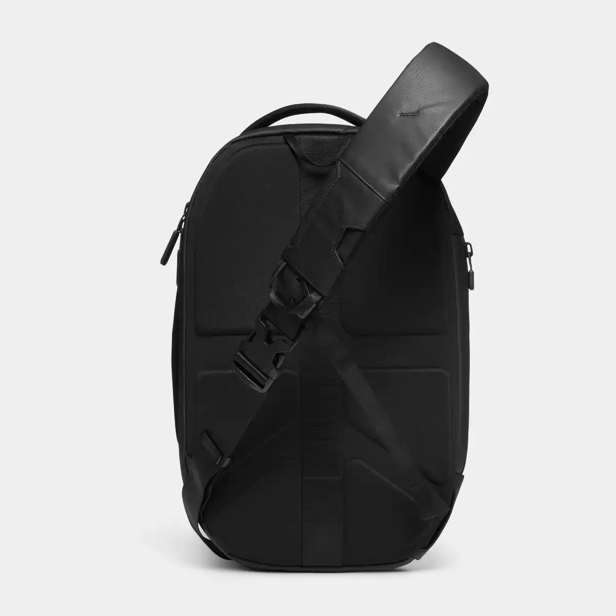 Alternative view of Navigator RS Sling 10L